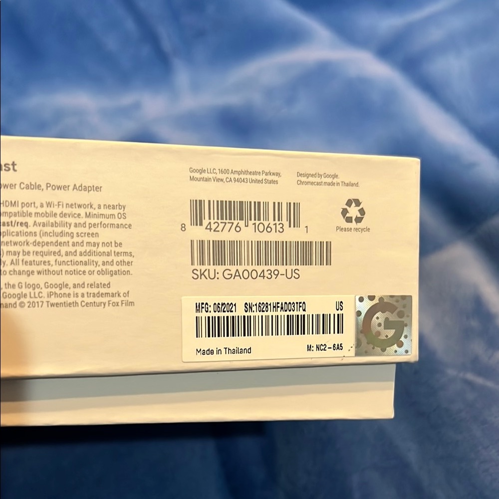 Google Chromecast Streaming Device 3rd Generation - Picture 2 of 8